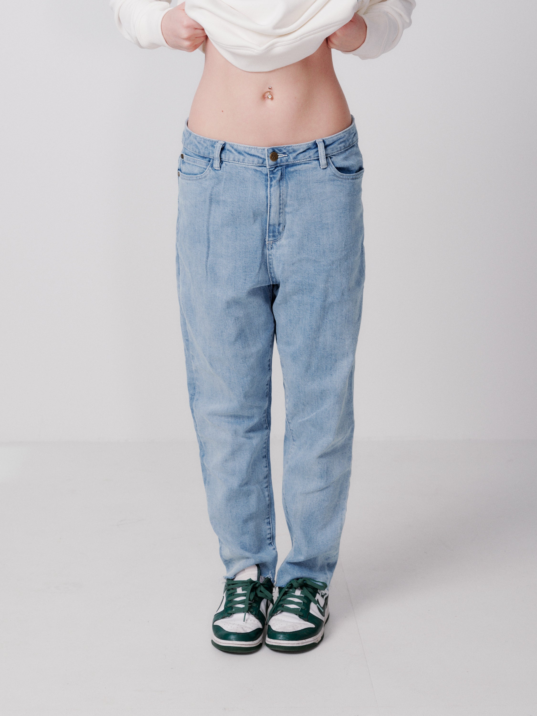 Moochi light wash drop jean