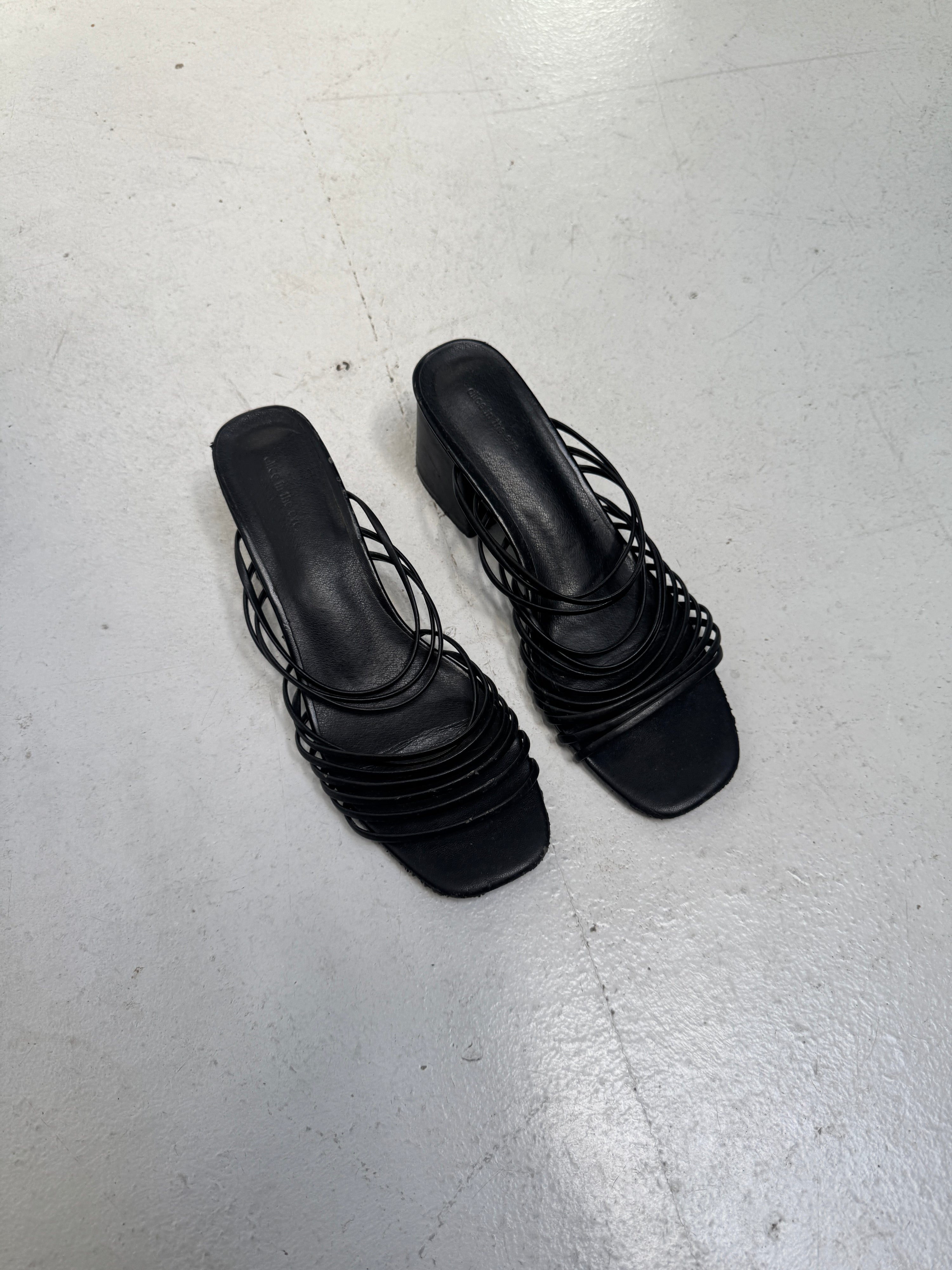 Alice In The Eve mules